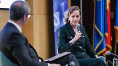 Jurnalista Anne Applebaum, la Timișoara: Democrațiile pot fi subminate chiar de liderii aleși democratic