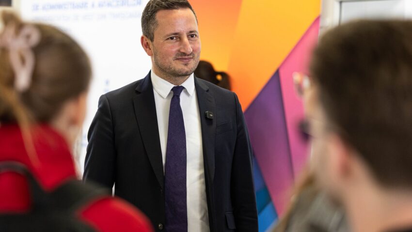 Studenții din Timișoara, invitați la stagii de practică în Biroul de Afaceri Europene