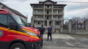 Explozie urmată de incendiu într-o locuință din Becicherecu Mic; un adolescent de 16 ani a fost rănit