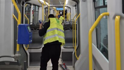 Tramvaiele din Timișoara, supuse controalelor și igienizării suplimentare după apariția unor imagini online