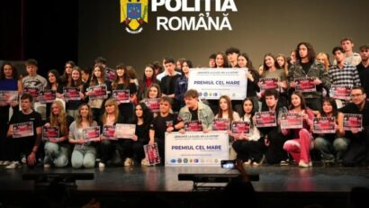 Elevii din Arad spun „nu” drogurilor prin teatru și film