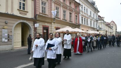 Floriile la creștinii romano-catolici: procesiune specială la Timișoara
