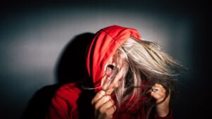 Medic psihiatru: Dependența de ecrane și conținutul violent online pot favoriza comportamente agresive la copii