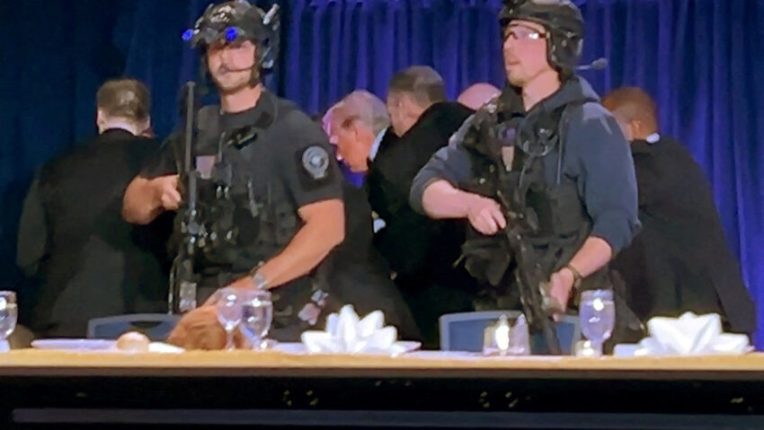 Focuri de armă în timpul cinei corespondenţilor de la Casa Albă. Donald Trump, evacuat de urgență