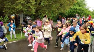 Aproape 300 de copii au alergat pentru terenul Mănușarul