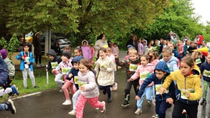 Aproape 300 de copii au alergat pentru terenul Mănușarul