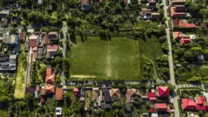 Cartierul Ciarda Roșie iese la alergat pentru salvarea terenului Mănușarul