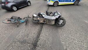 Motociclist și biciclist, răniți într-un accident pe Calea Șagului
