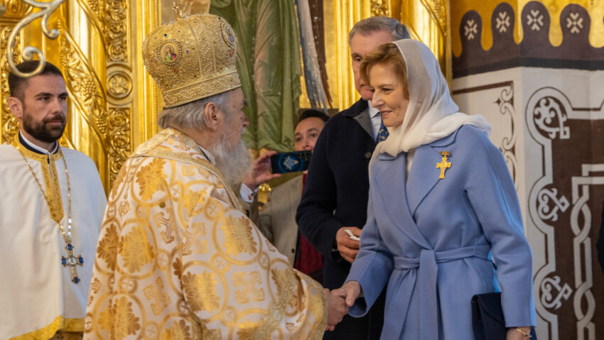 Familia Regală, prezentă la slujba de Paști de la Catedrala Arhiepiscopală din Arad