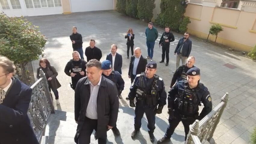 Vila de pe Loga 52, evacuată de primărie