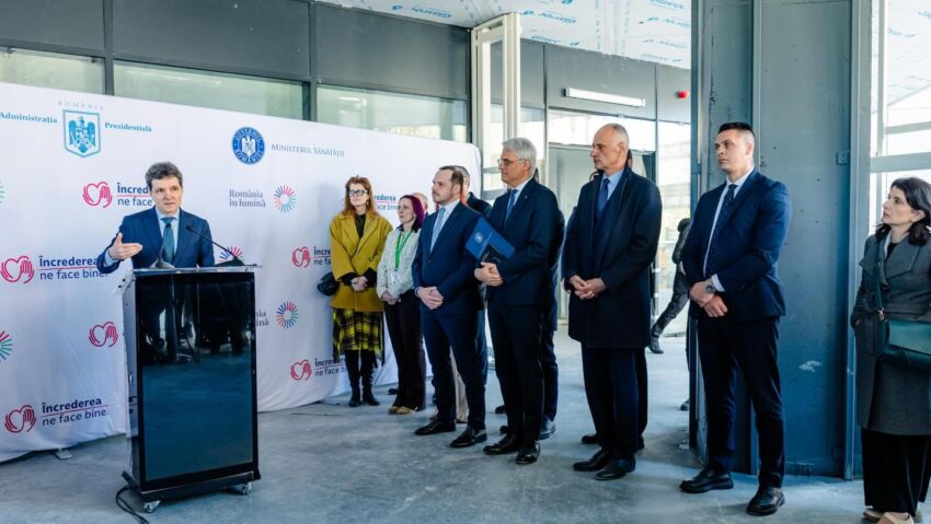 Președintele Nicușor Dan cere transparență totală în contractul Pfizer