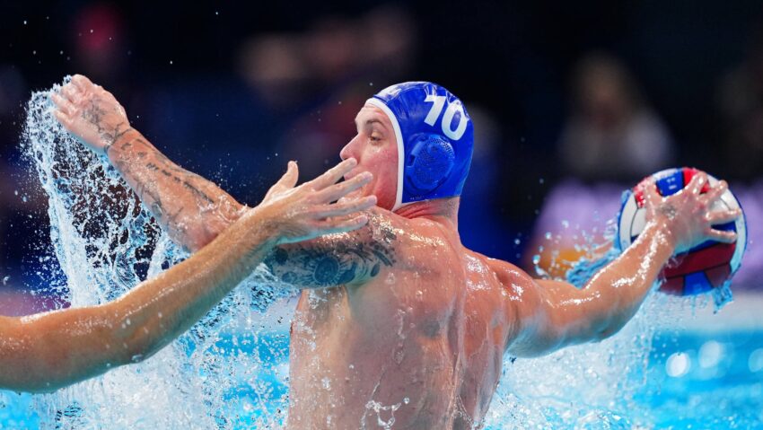 România se desprinde în ultimul sfert