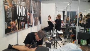 Timișoara Tattoo Convention: artiști din Europa, tatuaje live și o industrie în plină schimbare