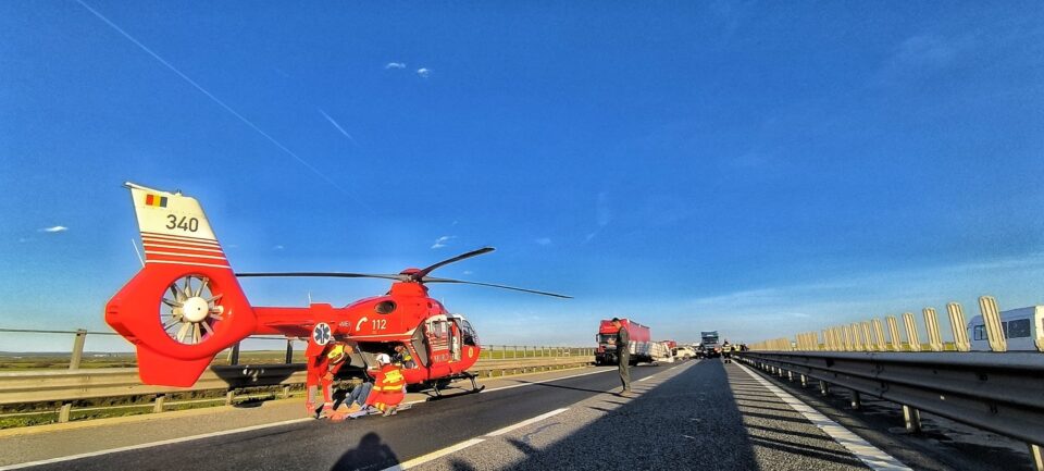 Accident grav pe A1, spre Arad: un bărbat a murit, o femeie transportată cu elicopterul SMURD