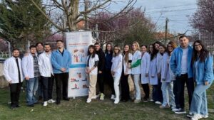Caravana cu Medici: voluntariat care salvează vieți în comunitățile vulnerabile