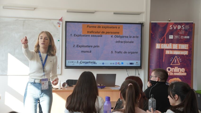 Peste 700 de elevi din Timiș, instruiți pentru siguranța online într-un proiect de prevenire a exploatării