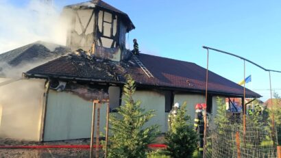 Incendiu la o biserică din lemn din Săcălaz