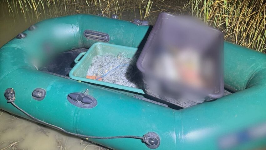 Bărbat reținut după ce a fost prins pescuind ilegal cu plase interzise, în Timiș