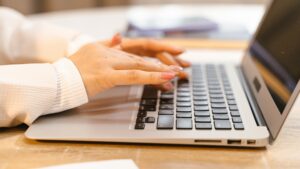 Petiții formulate cu AI la Inspectoratul Școlar Timiș