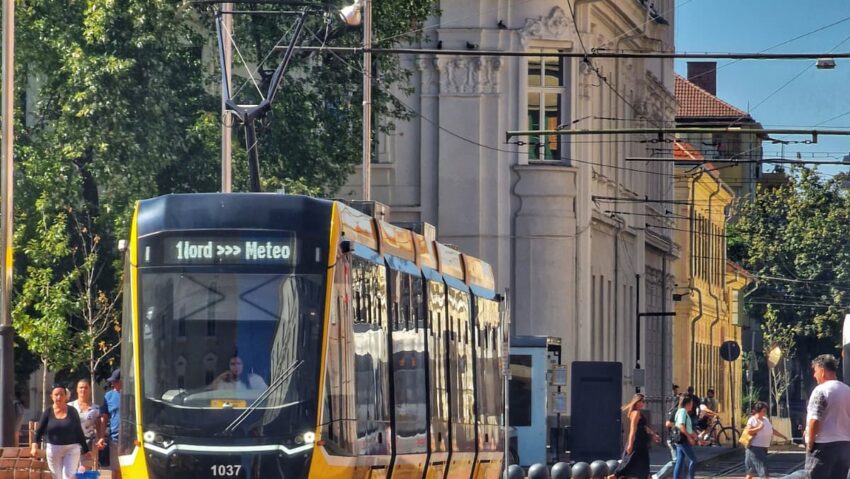 Șantier în Piața Traian. Tramvaie deviate și linii suplimentare de transport în comun
