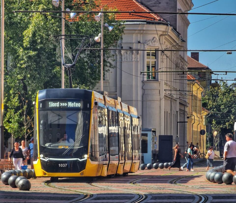 Șantier în Piața Traian. Tramvaie deviate și linii suplimentare de transport în comun