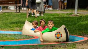 Cireșar transformă Timișoara în orașul copilăriei. O lună de spectacole în Parcul Rozelor și Parcul Copiilor