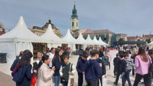 Târgul de Carte Gaudeamus revine la Oradea: peste 60 de edituri și mii de volume în Piața Unirii