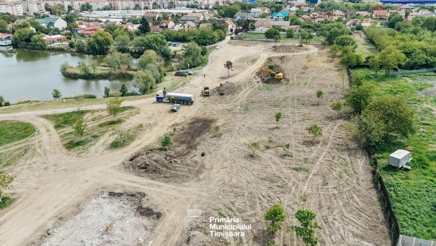 Aproape 2 hectare de teren din zona Dâmbovița, transformate în spațiu verde