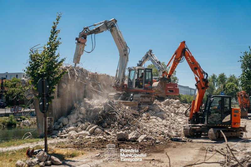 Trafic reorganizat în zona Podului Iuliu Maniu. Lucrările de reabilitare avansează