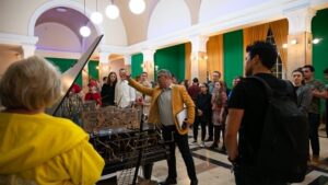 Noaptea Albă a Muzeelor la Filarmonica Banatul: film mut, muzică live și documente rare despre George Enescu