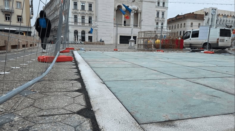 Granitul montat pe traseul Revoluției din Timișoara ar putea fi înlocuit