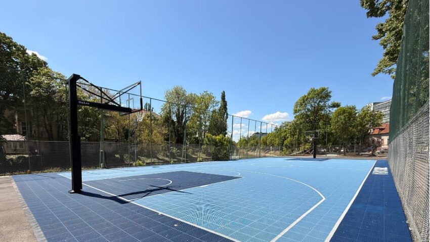 Teren nou de baschet pe malul Begăi cu acces gratuit