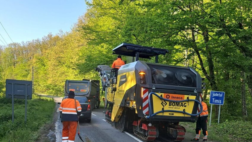 Încep lucrările de asfaltare pe drumul Făget – Săvârșin, ruta alternativă pentru traficul deviat de la Margina