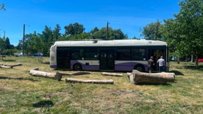 Un troleibuz scos din uz devine operă de artă: CODRU ART BUS se lansează în Parcul Copiilor