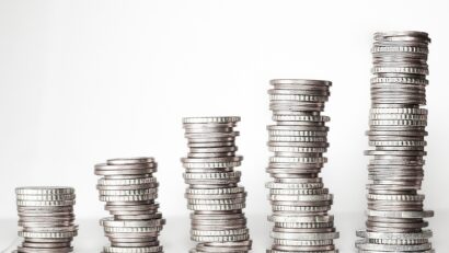 Juridic | Poate fi pusă poprirea pe pensia minimă?