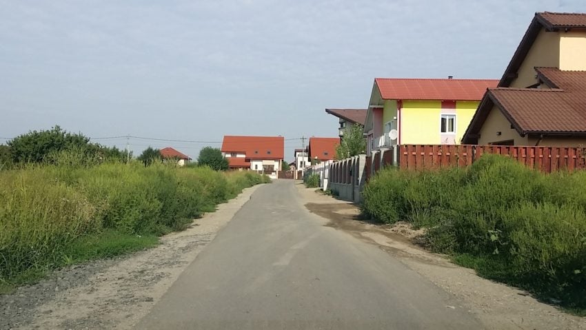Lipsa trotuarelor din Dumbrăvița, din nou în atenție după ce un adolescent a fost accidentat mortal