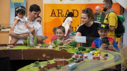 Cu trenul la Arad expozitie