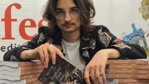 David Seko, premiat de Uniunea Scriitorilor din România pentru volumul de debut „Războiul fără veac”