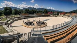 Primul concert simfonic în amfiteatrul roman de la Ulpia Traiana Sarmizegetusa