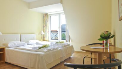 agentia de turism iti schimba hotelul rezervat