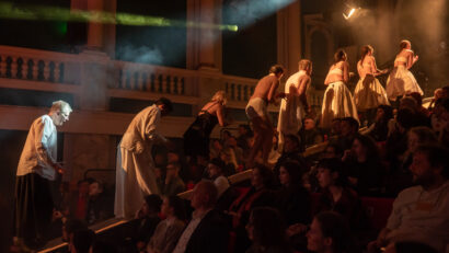 „Familia Tót”, spectacolul Teatrului Maghiar din Timișoara, selectat în Festivalul Național de Teatru