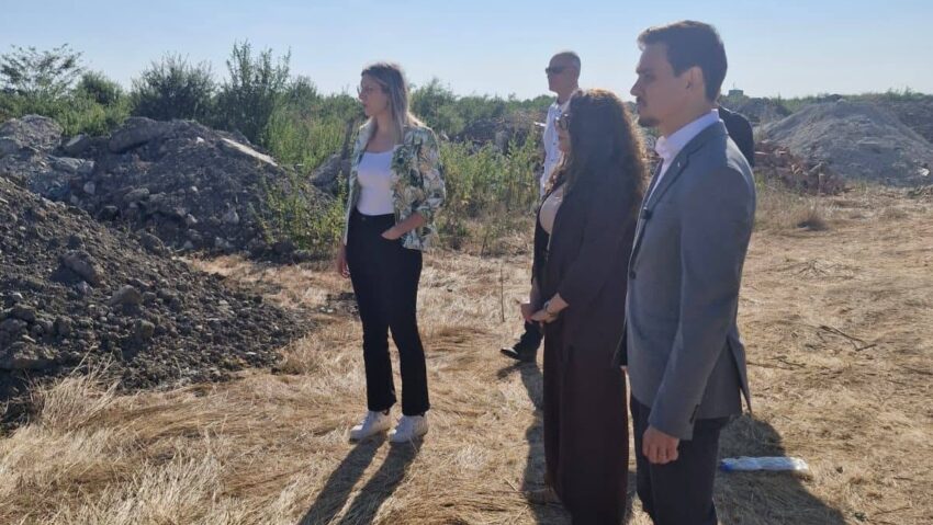 Ministrul Mediului, în control la Săcălaz. O nouă zonă cu deșeuri abandonate, descoperită de autorități
