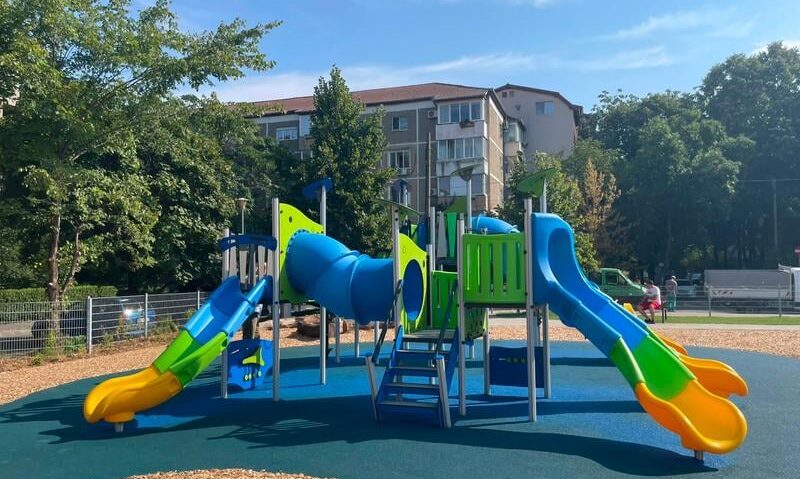 Loc de joacă din Timișoara, modernizat. Primăria promite lucrări și în alte cartiere
