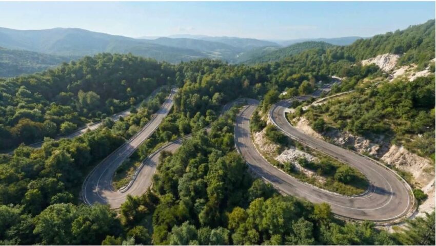 Un nou tronson al DJ 684 intră în execuție: 16 kilometri de drum, modernizați până la limita cu județul Caraș-Severin