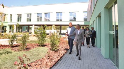 Prima școală pentru copii cu nevoi speciale construită de la zero în Timiș a fost finalizată