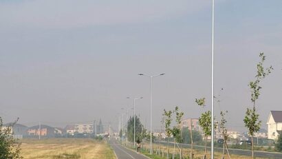 Fumul și mirosul de ars au revenit în Timișoara. Recomandările DSP