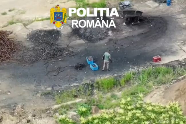 Trei bărbați, reținuți după perchezițiile într-un dosar privind furtul de cabluri CFR