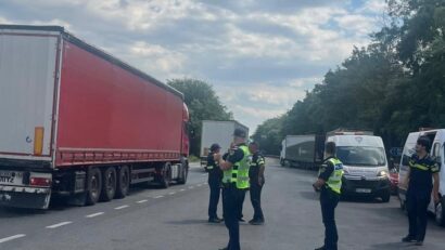 Acțiune de amploare în vestul țării pentru verificarea transporturilor de mărfuri. Amenzi de aproape 147.000 de lei