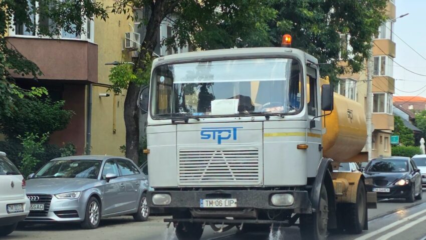 STPT va stropi șinele de tramvai în zilele caniculare