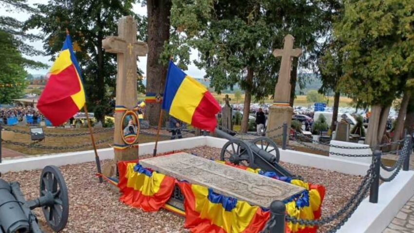 Mii de oameni la Serbările Naționale de la Țebea